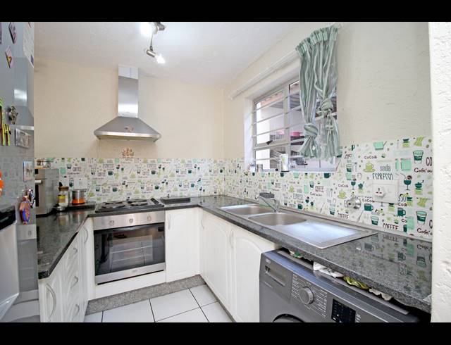 2 BEDROOM HOUSE FOR SALE IN SUNNINGHILL